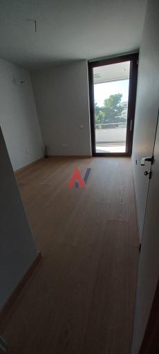 MRR00696